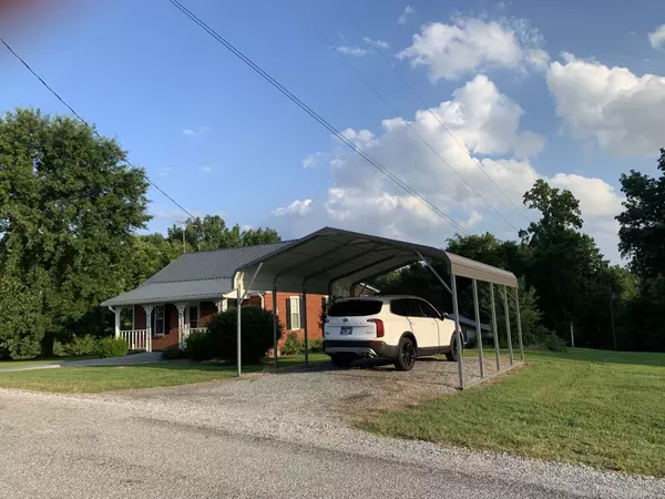 Westmoreland, TN 37186,835 Hawkins Rd