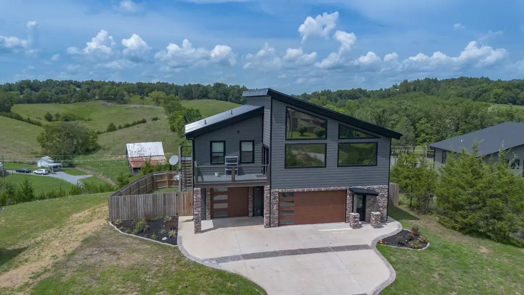 828 Blue Herring Way, Sevierville, TN 37876