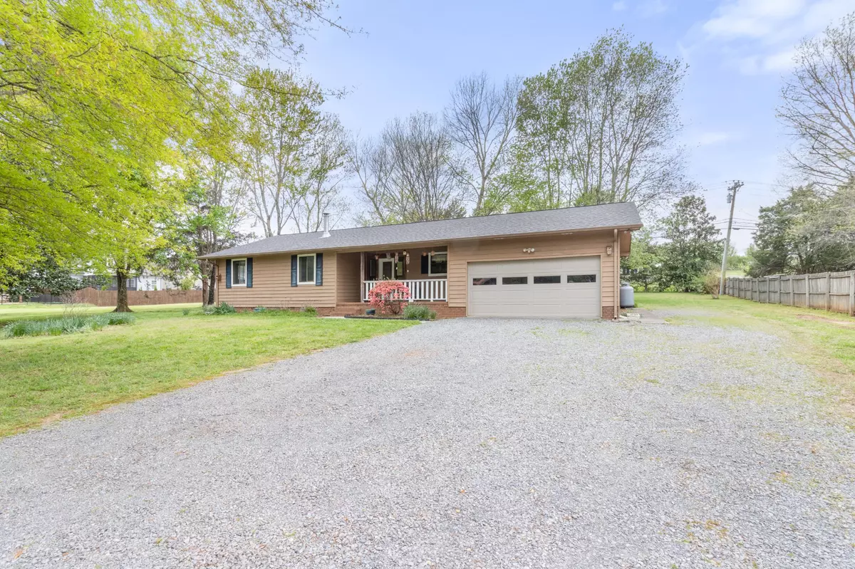 Ooltewah, TN 37363,8013 Snow Hill Road