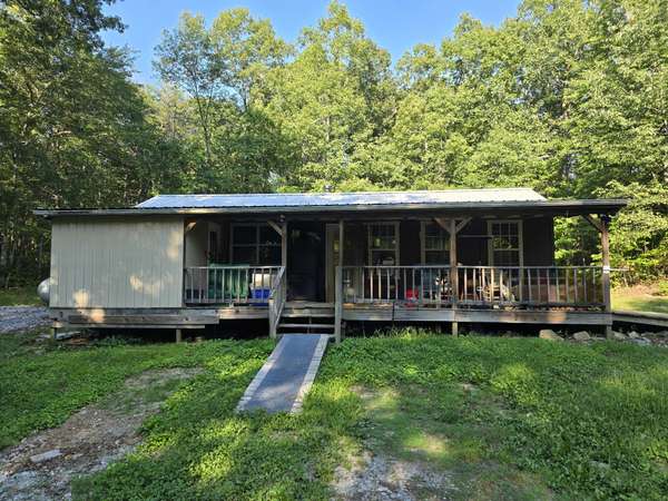 2185 Northcutts Cove Rd, Beersheba Springs, TN 37305