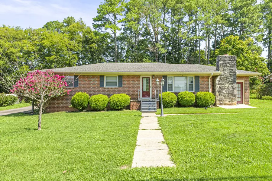 905 Bagley Dr, Fayetteville, TN 37334