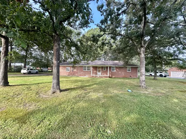 Manchester, TN 37355,802 Lowry St