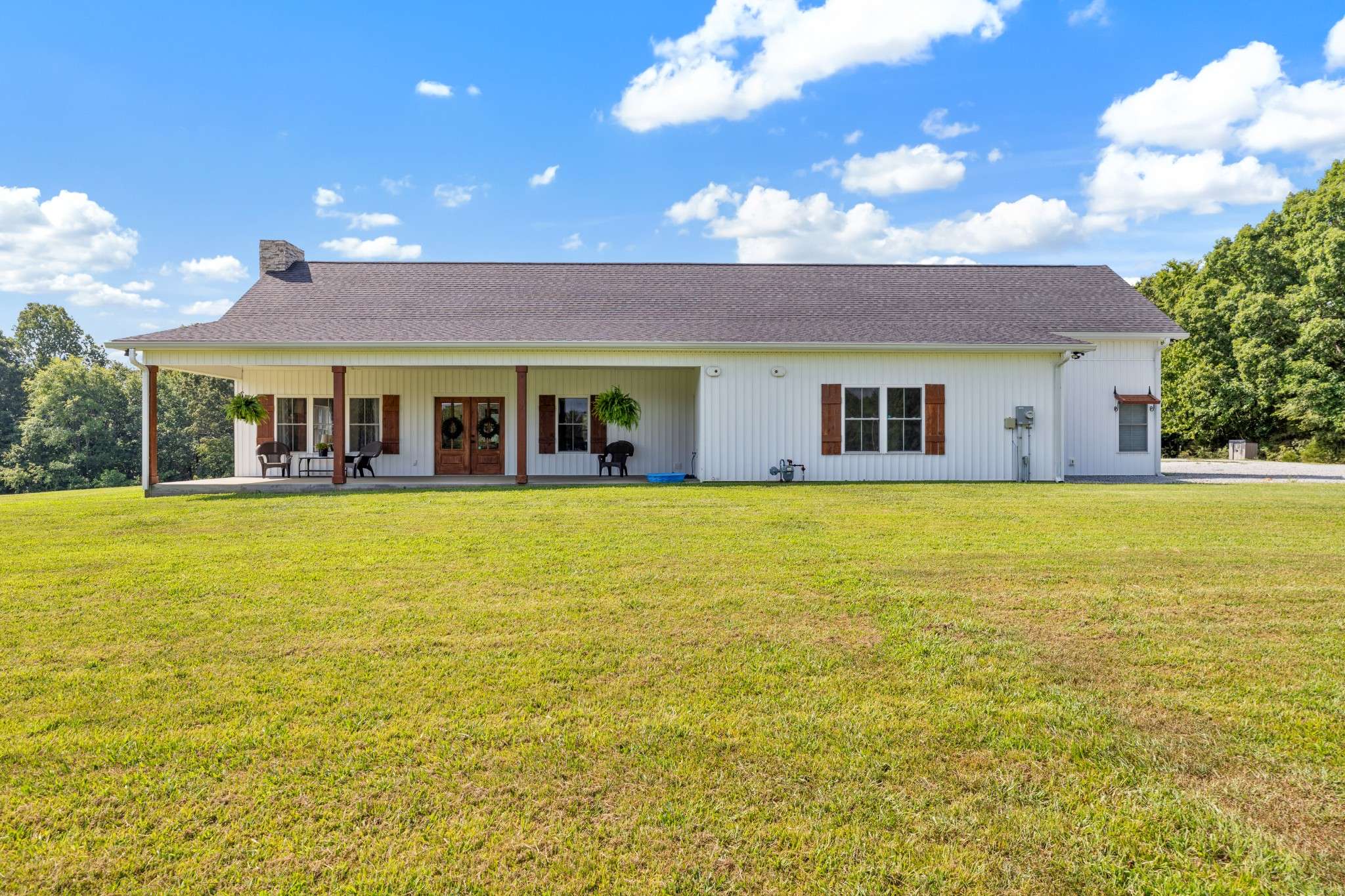 2670 Ridge Rd, Mc Ewen, TN 37101