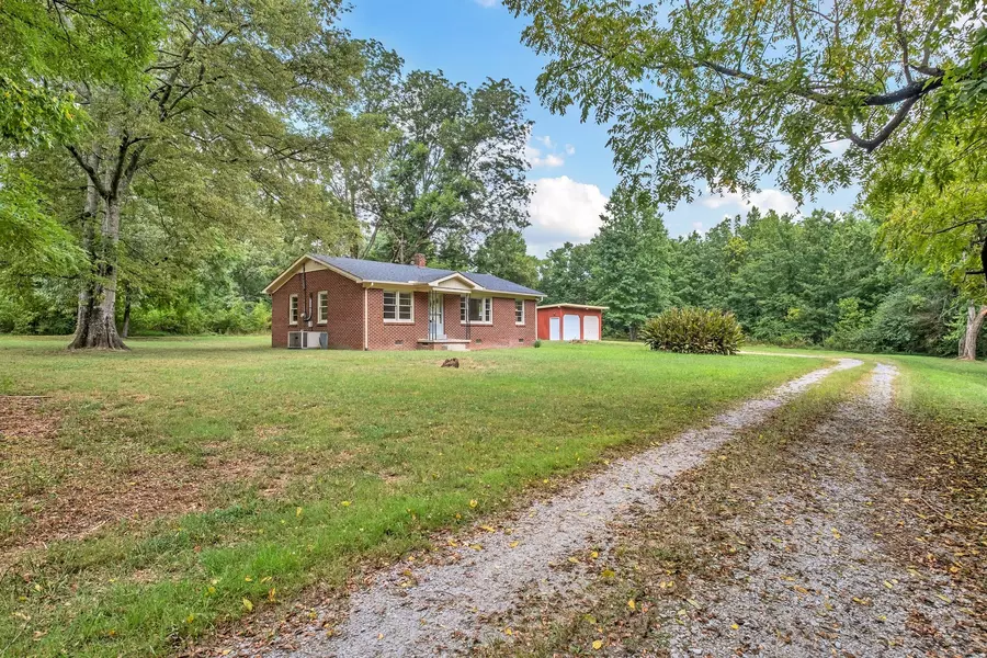 110 Clark St, Summertown, TN 38483