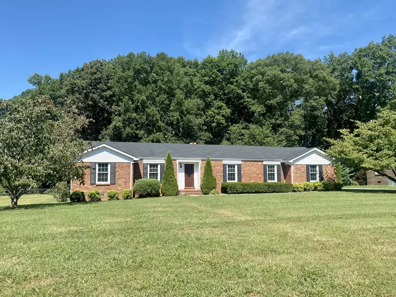 409 Oak Hill Dr, Mc Minnville, TN 37110