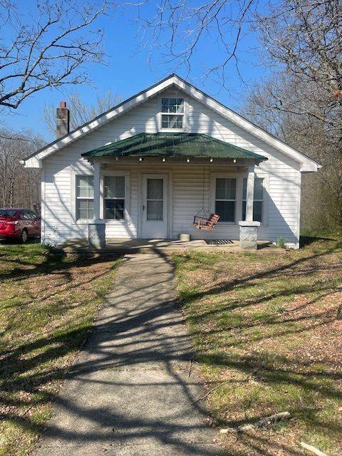 828 Pond Rd #E, Dickson, TN 37055