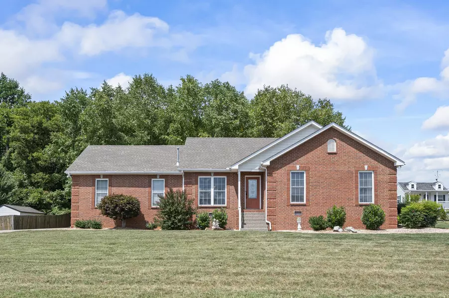 1147 Franklin Dr, Greenbrier, TN 37073