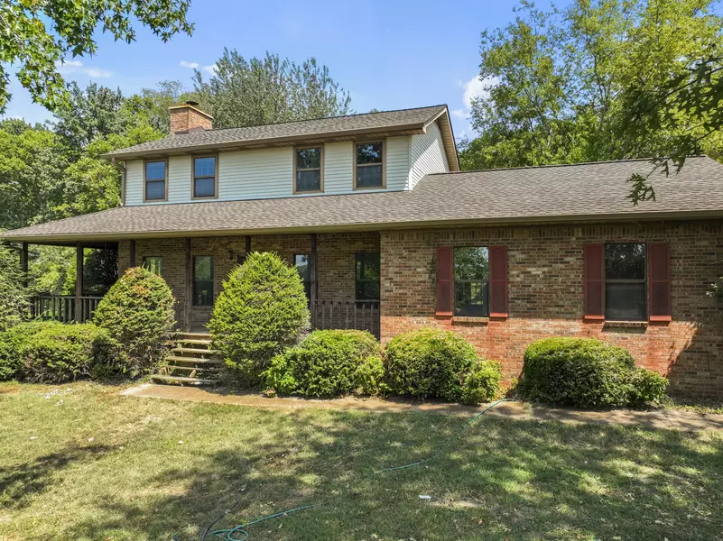 1259 Redbud Ln, Columbia, TN 38401