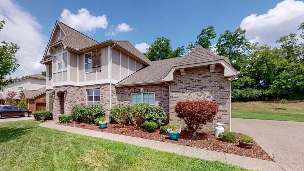 111 Windmill Pointe Cir, Hendersonville, TN 37075