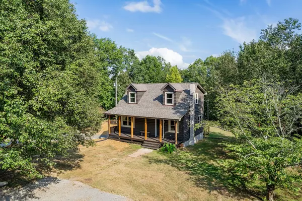 527 Countrywood Ln, Gainesboro, TN 38562