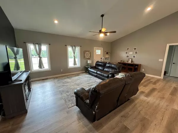 Hopkinsville, KY 42240,4920 Mount Zoar Latham Rd