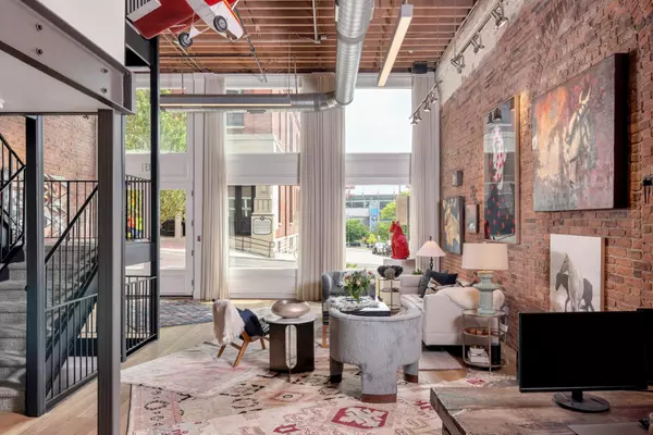 Nashville, TN 37201,217 2nd Ave #N