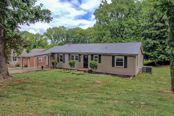 1052 Rolling Fields Cir,  Columbia,  TN 38401