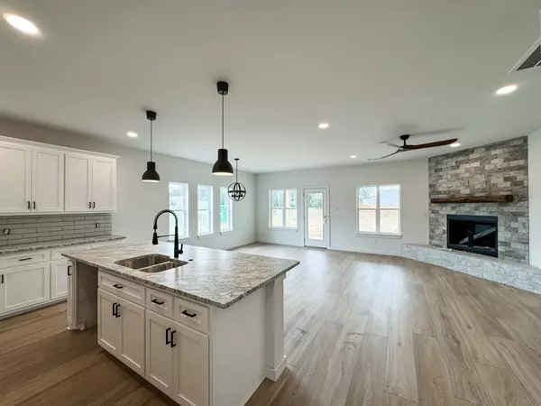 Mcminnville, TN 37110,8469 Smithville Hwy