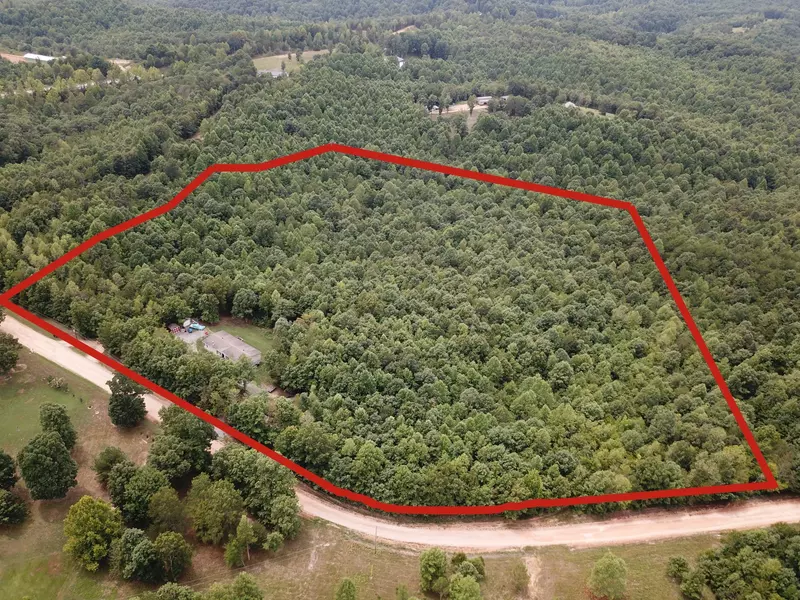 2037 Trace Creek Rd, Centerville, TN 37033