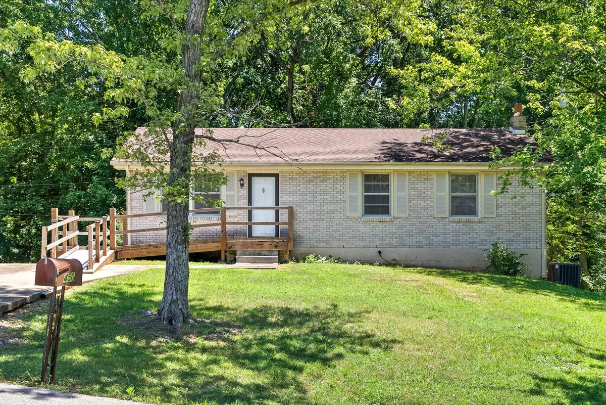 Clarksville, TN 37043,450 Oriole Cir