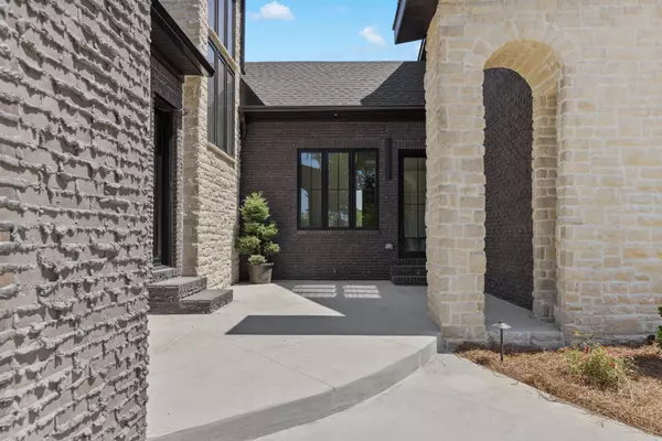 Cottontown, TN 37048,221 Shun Pike