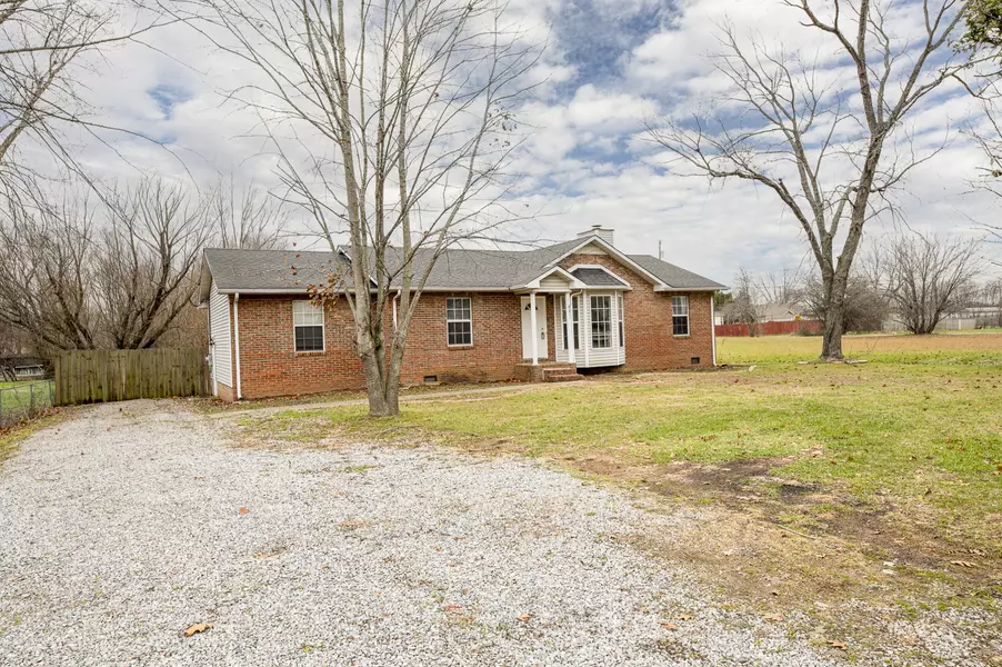 8671 Pembroke Oak Grove Rd, Oak Grove, KY 42262