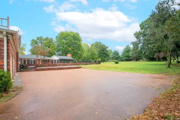 Old Hickory, TN 37138,400 Louviers Ln