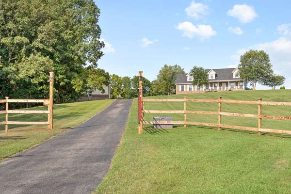 5075 Empire Rd, Crofton, KY 42217