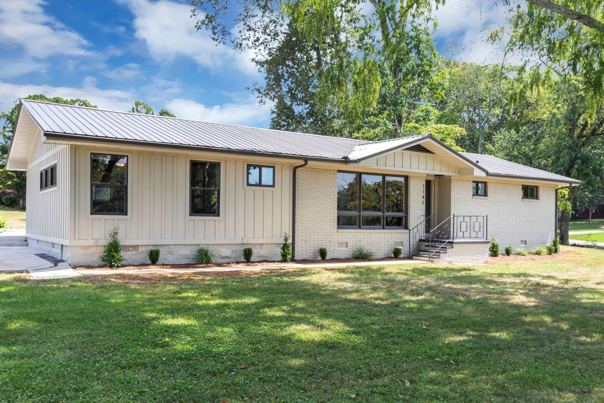 1147 Holders Cove Rd, Winchester, TN 37398