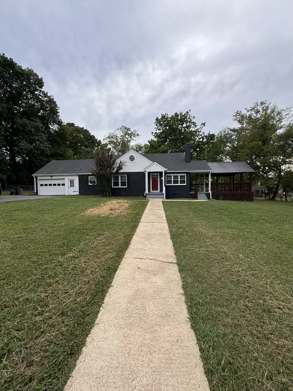 306 S Hillcrest Dr,  Shelbyville,  TN 37160