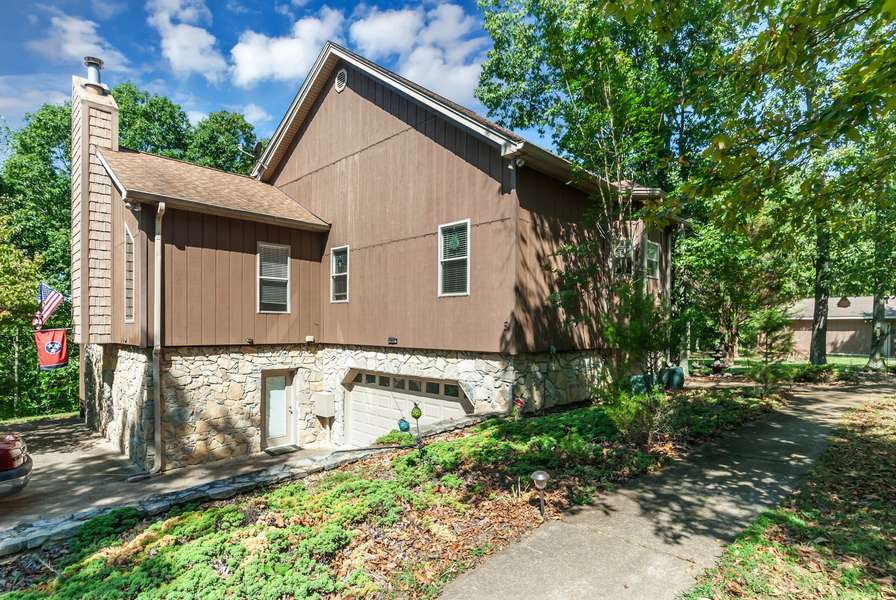 202 James Zimmerman Rd, Hampshire, TN 38461