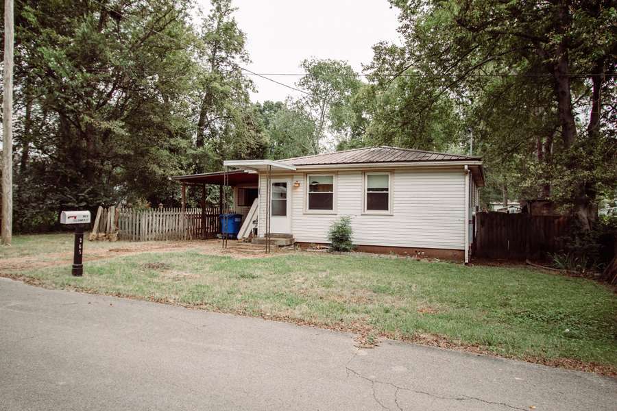 203 Summer St, Mount Pleasant, TN 38474