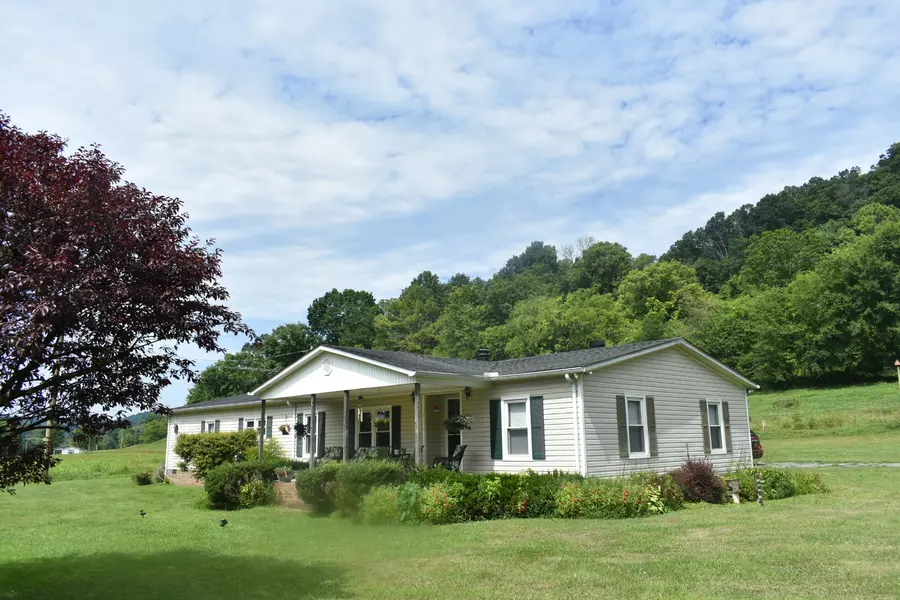 57 Kemp Hollow Rd, Pleasant Shade, TN 37145