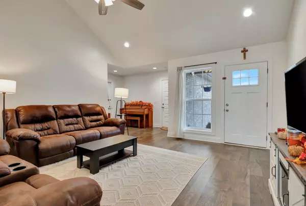 Shelbyville, TN 37160,215 Graham Way