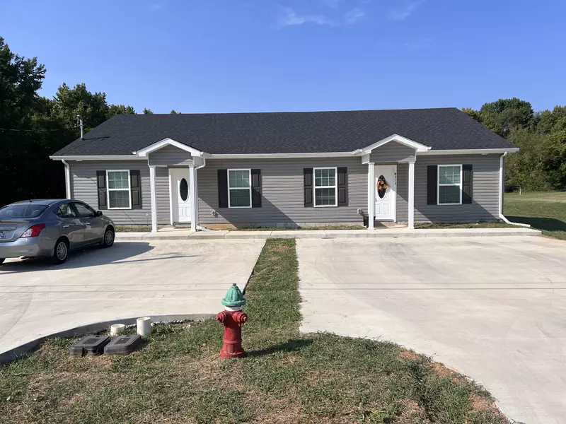 313 Davis St, Cowan, TN 37318