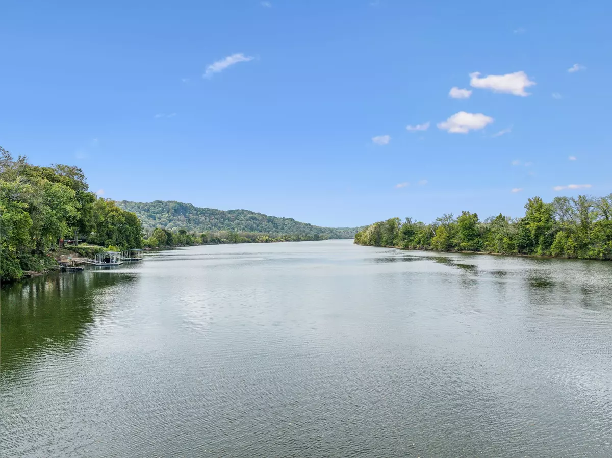 Nashville, TN 37209,6637 River View Dr