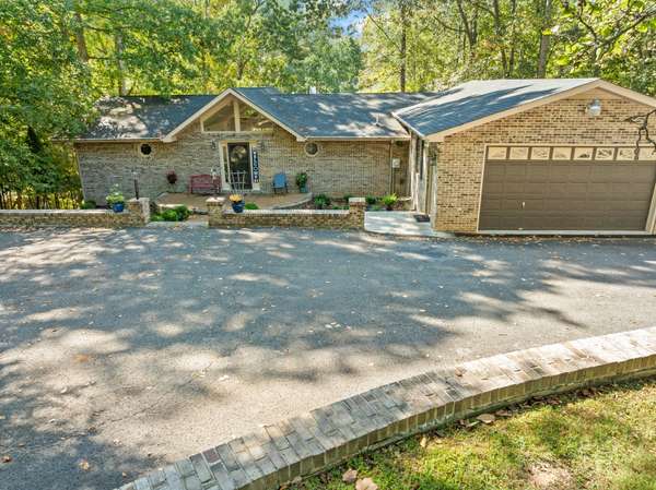 75 Bluff Dr, Winchester, TN 37398