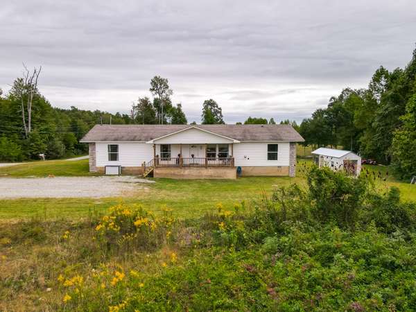 38 Baker Dr, Monterey, TN 38574