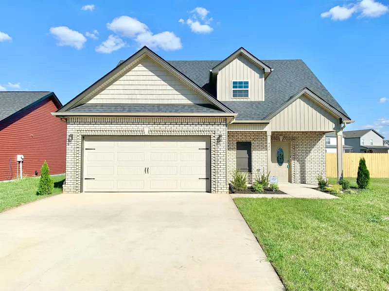 425 Ayden Ln, Clarksville, TN 37042