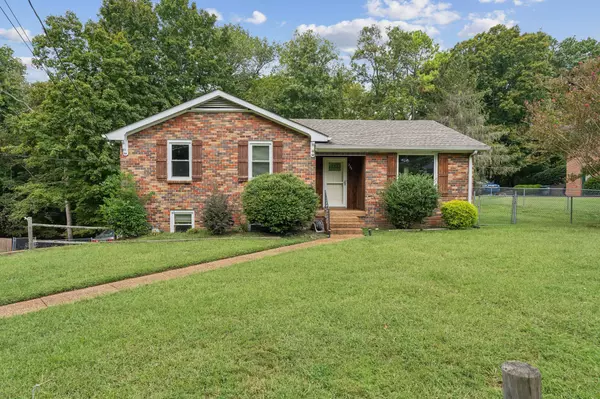 239 Green Harbor Rd, Old Hickory, TN 37138