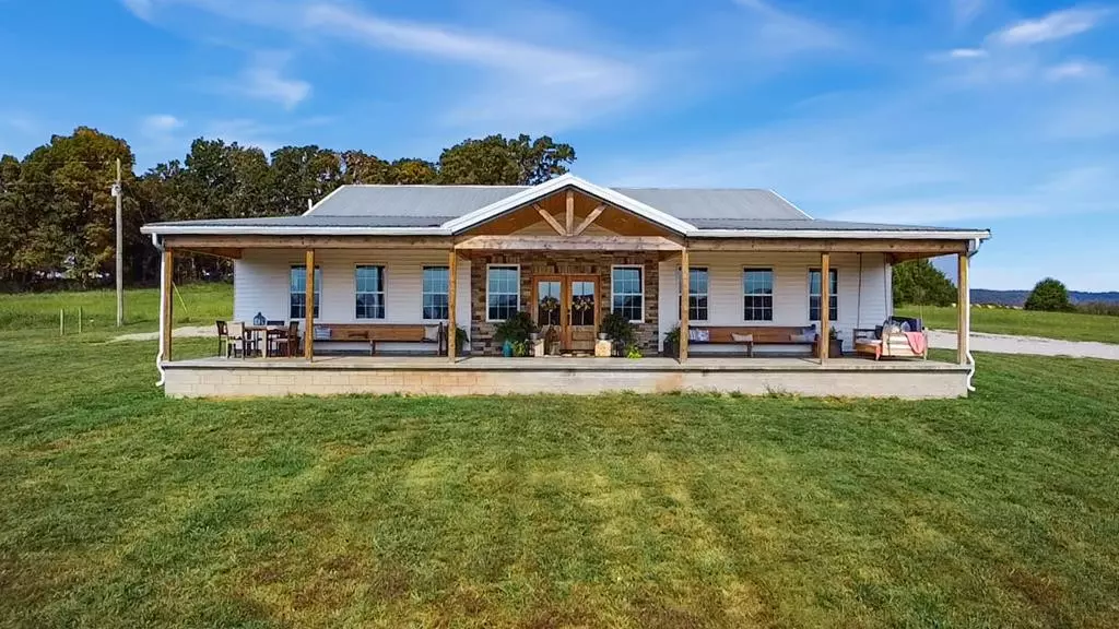 Doyle, TN 38559,392 Rocking Rail Ln