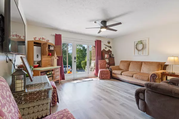 Dickson, TN 37055,309 Village Ln #W