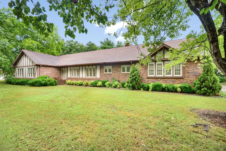 641 Falls View Drive, Hixson, TN 37343