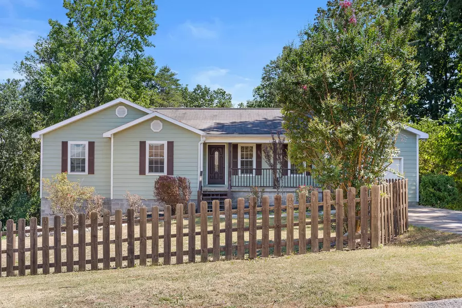 816 Crestridge Drive, Rossville, GA 30741