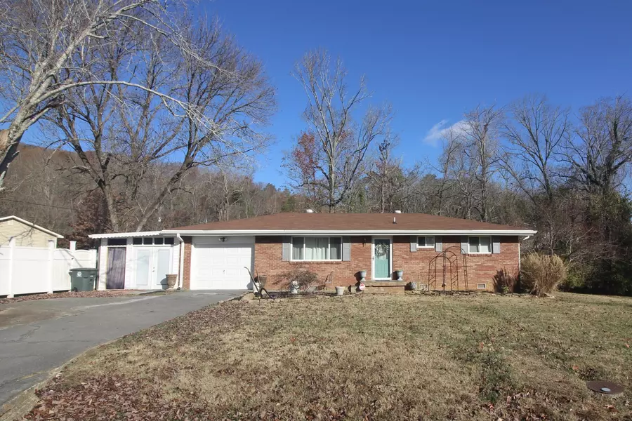 3401 Meadow Falls Lane, Chattanooga, TN 37419