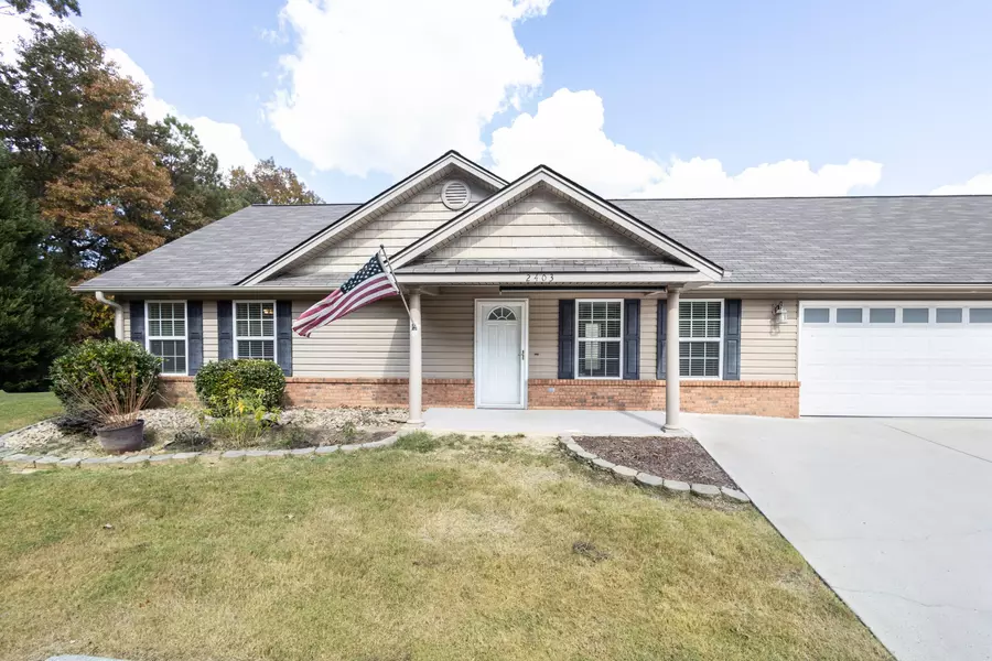 2403 Cedar Creek Dr, Rossville, GA 30741