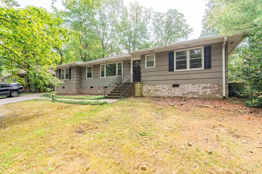 614 Texas Avenue, Signal Mountain, TN 37377