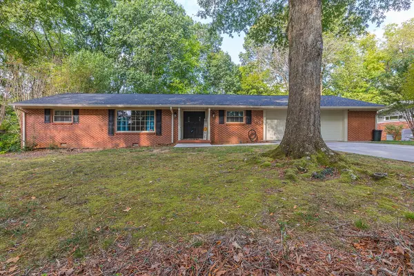 1048 E Lakeshore Drive, Dalton, GA 30720