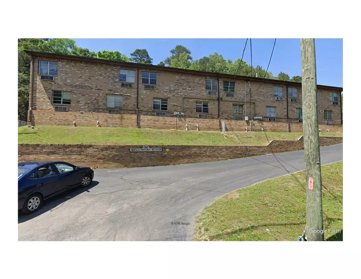 Chattanooga, TN 37411,925 Shallowford Road #29