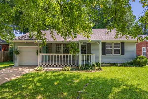 8 Brookfield Avenue, Chattanooga, TN 37411