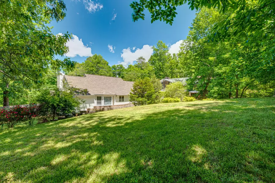 2085 NW Woodvale Street, Cleveland, TN 37311