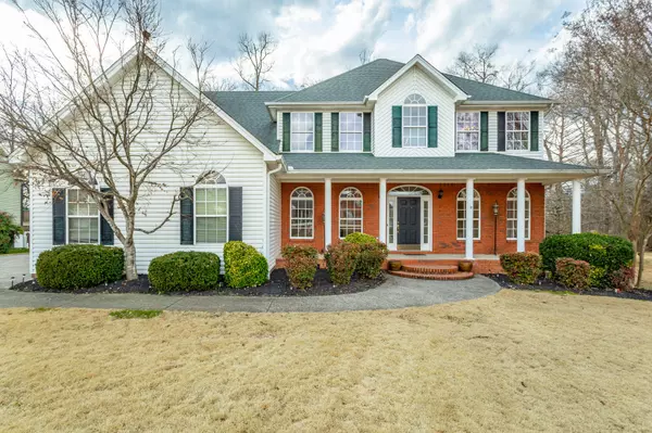 8462 Streamside Drive, Ooltewah, TN 37363