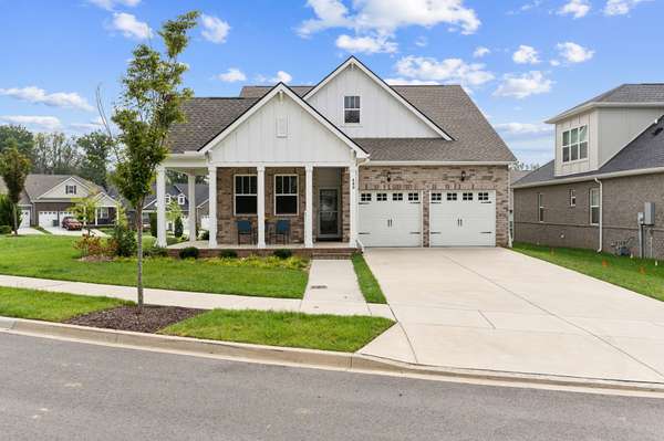 480 Golden Meadow Ln, Hendersonville, TN 37075