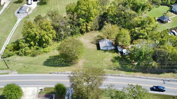 608 New Shackle Island Rd, Hendersonville, TN 37075